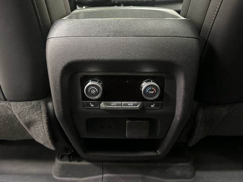 Certified 2025 Buick Enclave Avenir image 36