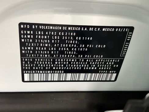 Certified 2025 Volkswagen Tiguan S FWD image 28