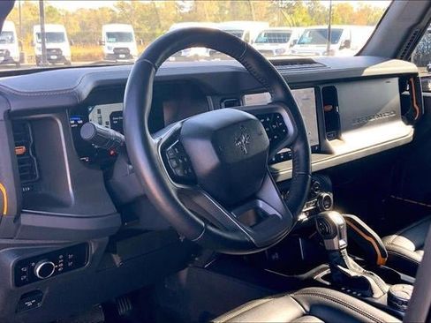 Used 2024 Ford Bronco Badlands image 14