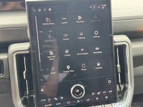 Used 2026 GMC Yukon Denali AWD/4WD image 19