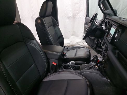 Used 2022 Jeep Wrangler Unlimited Sahara w/ Cold Weather Group image 10