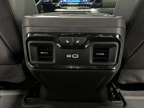 Used 2024 Chevrolet Silverado 1500 ZR2 w/ Technology Package image 19