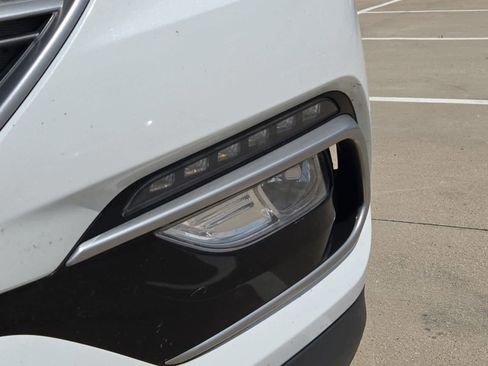 Used 2017 Hyundai Santa Fe Sport FWD image 10