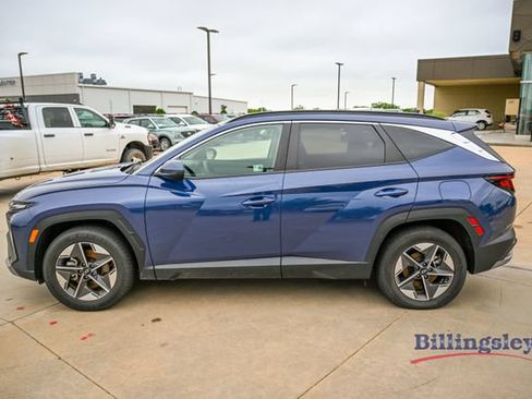 Used 2025 Hyundai Tucson SEL FWD image 2