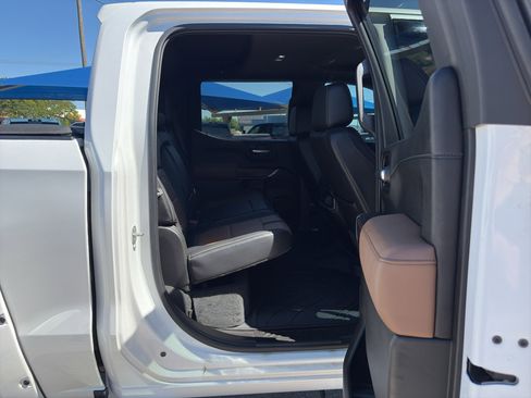 Used 2021 Chevrolet Silverado 1500 High Country w/ Technology Package AWD/4WD image 15