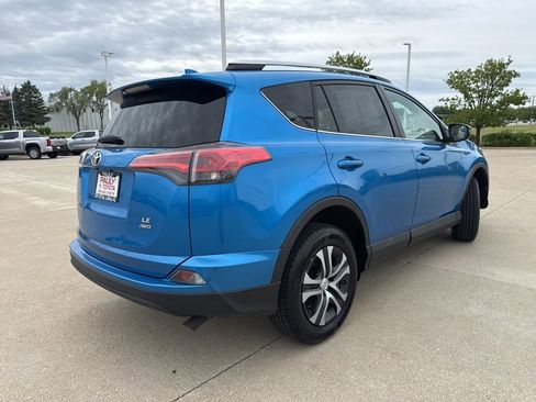Used 2016 Toyota RAV4 LE AWD/4WD image 3