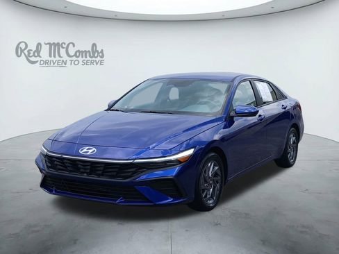 Used 2024 Hyundai Elantra SEL image 1
