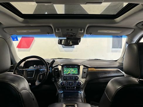 Used 2019 GMC Yukon XL Denali w/ Denali Ultimate Package AWD/4WD image 9