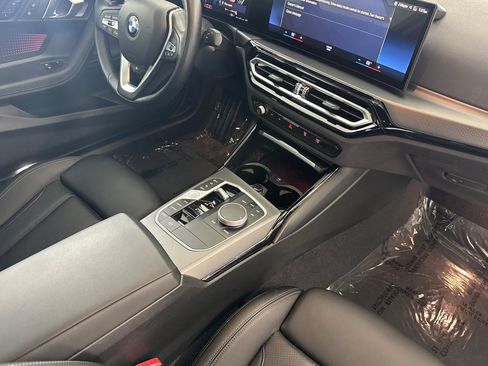 Used 2024 BMW 230i Coupe w/ Convenience Package RWD image 33