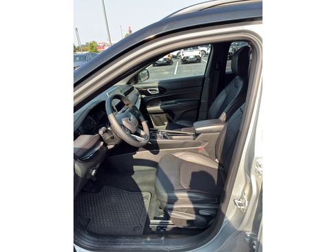Used 2025 Jeep Compass Trailhawk AWD/4WD image 11