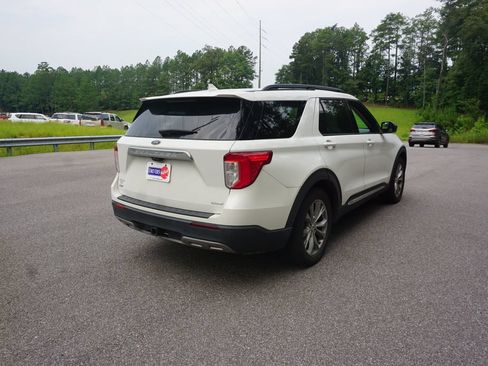 Used 2020 Ford Explorer XLT w/ Equipment Group 202A RWD image 25