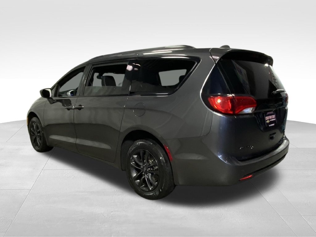 Used 2020 Chrysler Pacifica Touring-L AWD/4WD image 7
