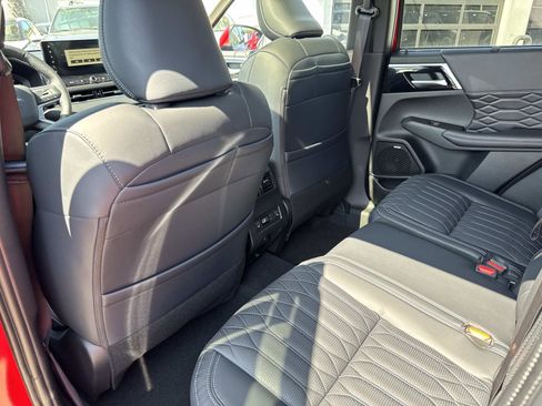 New 2025 Mitsubishi Outlander SEL image 12