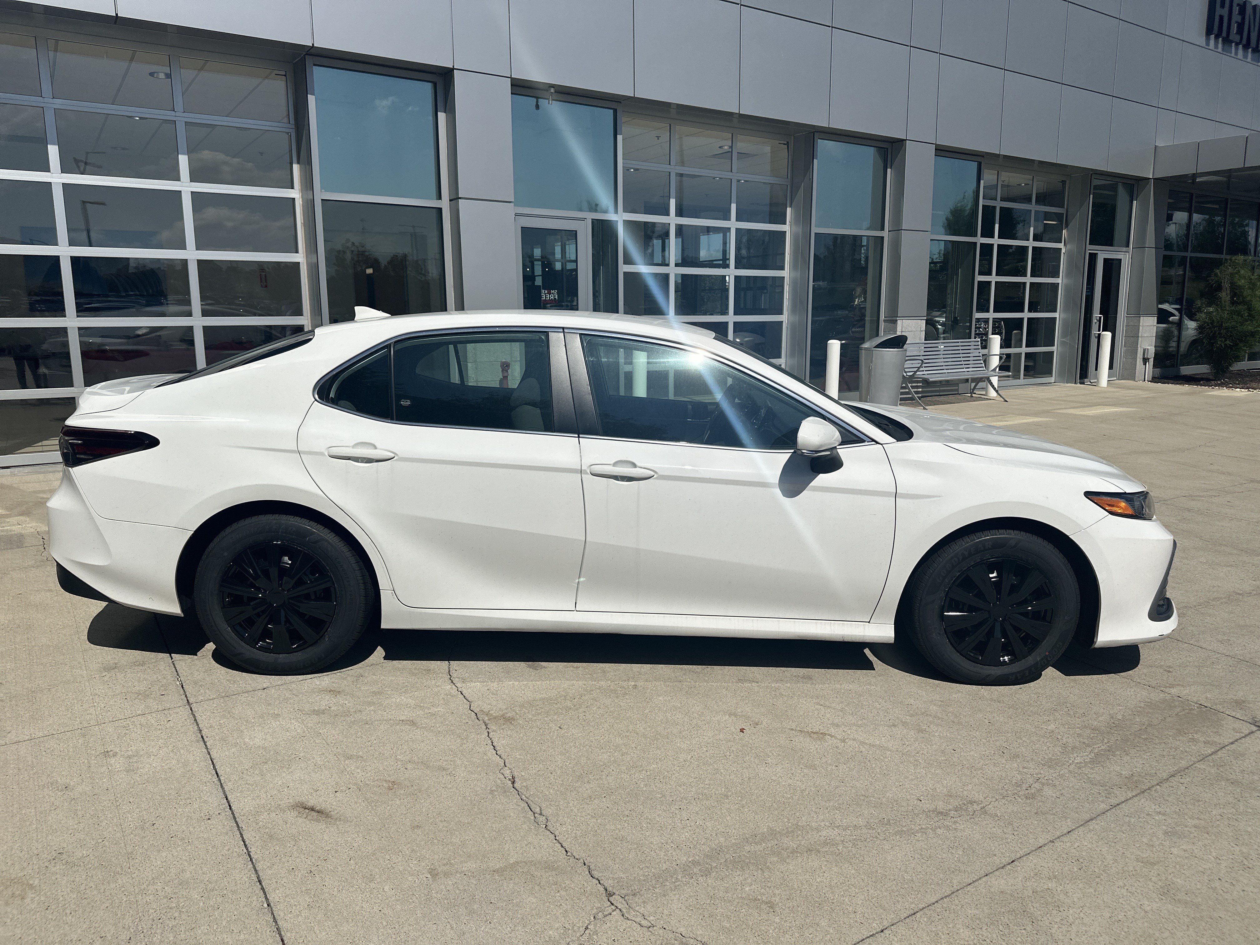 Used 2023 Toyota Camry LE FWD image 10