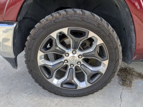 Used 2019 RAM 1500 Limited image 11