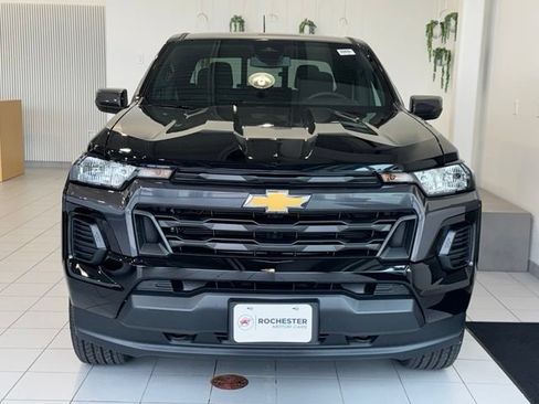 Used 2025 Chevrolet Colorado LT w/ Advanced Trailering Package AWD/4WD image 39