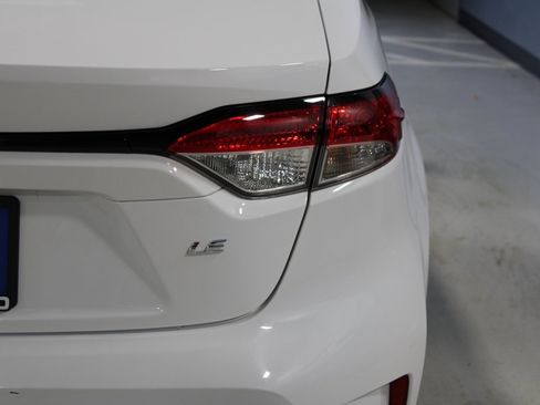 Used 2022 Toyota Corolla LE image 38
