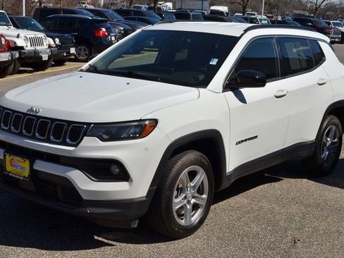 Used 2024 Jeep Compass Latitude w/ Altitude Special Edition image 4