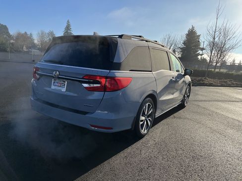 Used 2023 Honda Odyssey Touring image 5