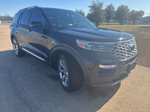 Used 2020 Ford Explorer Platinum w/ Premium Technology Package image 7
