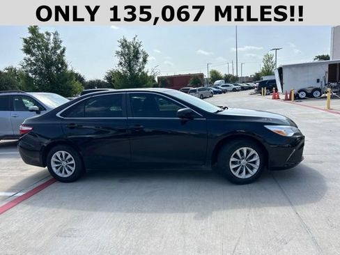 Used 2017 Toyota Camry LE FWD image 2
