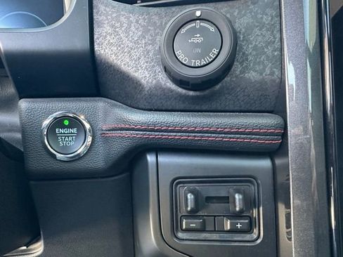 Certified 2022 Ford Expedition Limited image 27