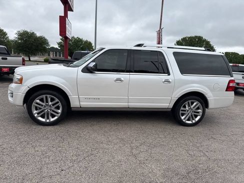 Used 2017 Ford Expedition EL Platinum RWD image 2