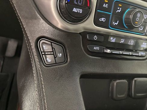 Used 2020 GMC Yukon XL SLT AWD/4WD image 26