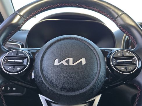 Used 2023 Kia Soul GT-Line image 32