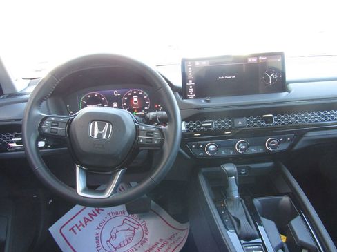 Used 2024 Honda Accord Touring image 5