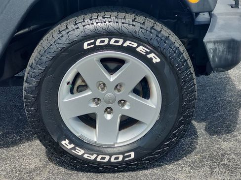 Certified 2018 Jeep Wrangler Unlimited Sport S AWD/4WD image 25