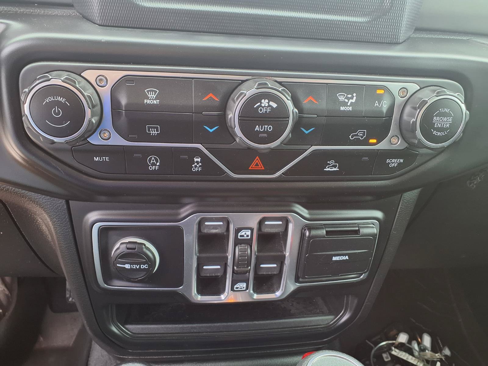 Used 2021 Jeep Gladiator Overland AWD/4WD image 14