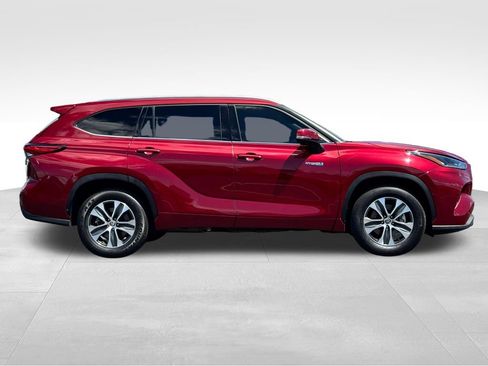 Used 2021 Toyota Highlander XLE FWD image 8