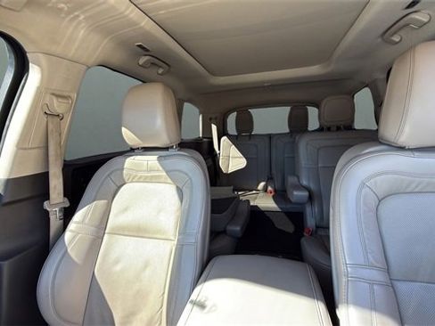 Used 2023 Lincoln Aviator Reserve w/ Equipment Group 201A image 15