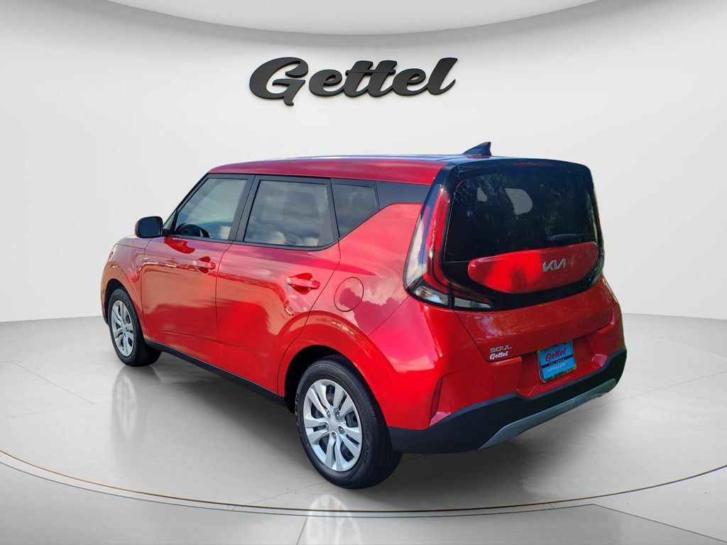 Used 2024 Kia Soul LX FWD image 7