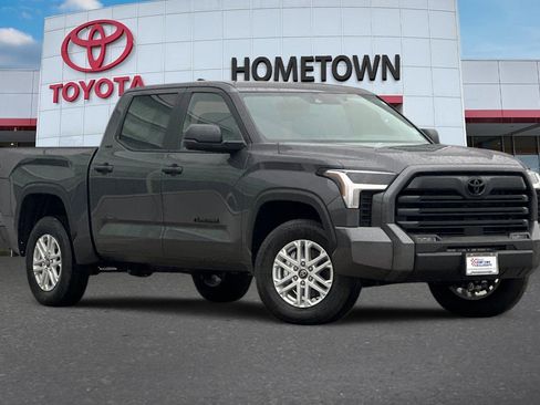 New 2026 Toyota Tundra SR5 image 2