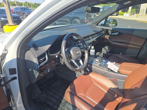 Used 2018 Audi Q7 3.0T Premium Plus w/ Premium Plus Package AWD/4WD image 3