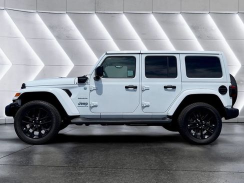 Used 2023 Jeep Wrangler Unlimited Sahara w/ Cold Weather Group AWD/4WD image 5