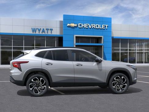 New 2026 Chevrolet Trax RS w/ Driver Confidence Package FWD image 6