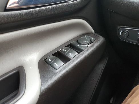 Used 2020 Chevrolet Equinox LS w/ LS Convenience Package image 22