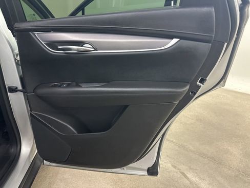 Used 2017 Cadillac XT5 Luxury image 23