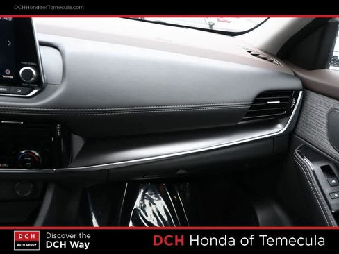 Used 2022 Nissan Rogue SV AWD/4WD image 14