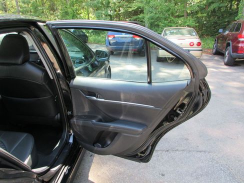 Used 2023 Toyota Camry SE FWD image 15