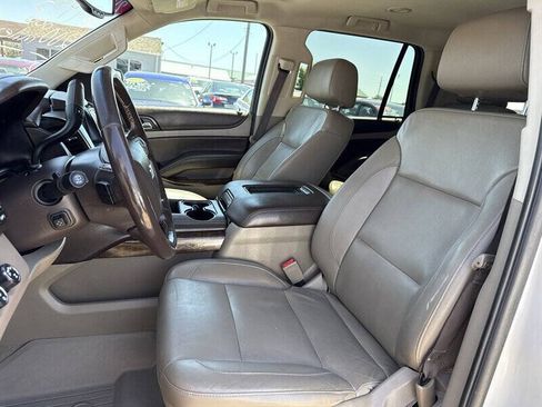 Used 2019 Chevrolet Tahoe LT w/ Luxury Package AWD/4WD image 17