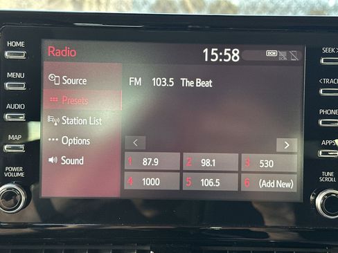 Used 2020 Toyota Corolla LE image 12