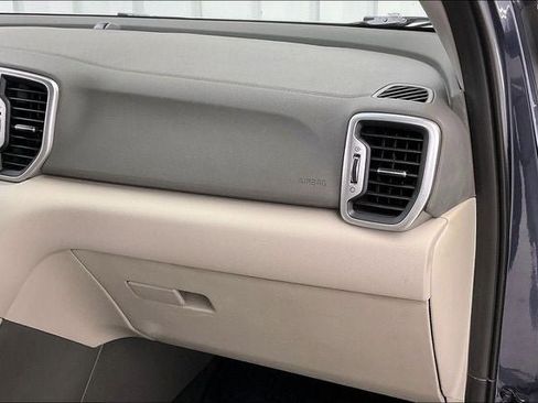 Used 2019 Kia Sportage LX image 17