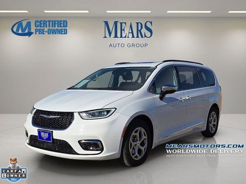 Used 2023 Chrysler Pacifica Limited image 1