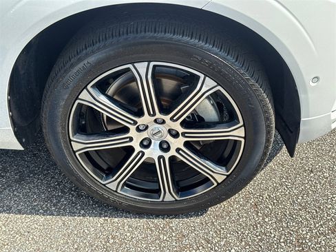 Used 2019 Volvo XC60 T8 Inscription w/ Advanced Package image 12