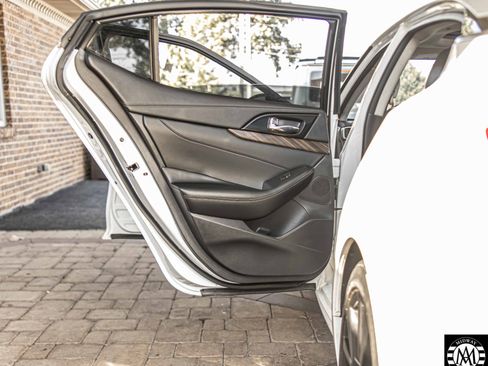 Used 2016 Nissan Maxima Platinum image 32