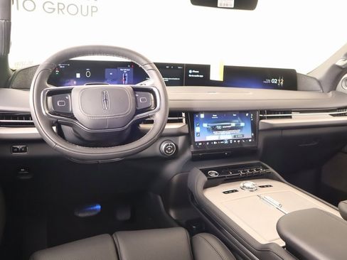 New 2025 Lincoln Navigator Reserve w/ Jet Appearance Package image 2